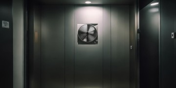 物业电梯不安风扇合法吗？